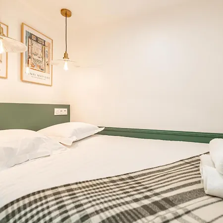 Two With Ac In The Heart Of Old Nice, Each With Its Own Entrance *